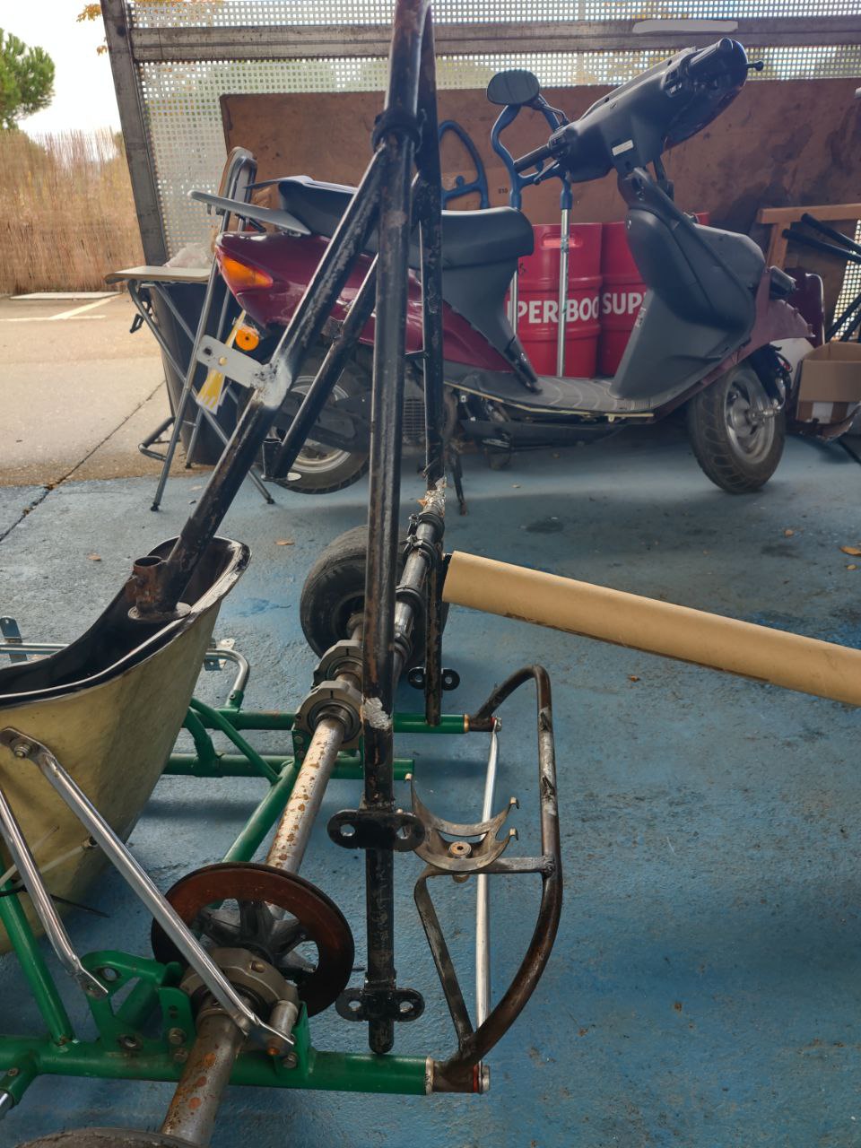 The reused FS roll hoop placed on the kart